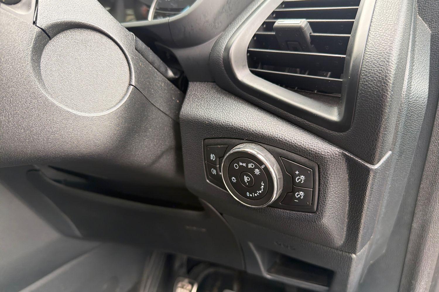 Ford ECOSPORT Photo 25