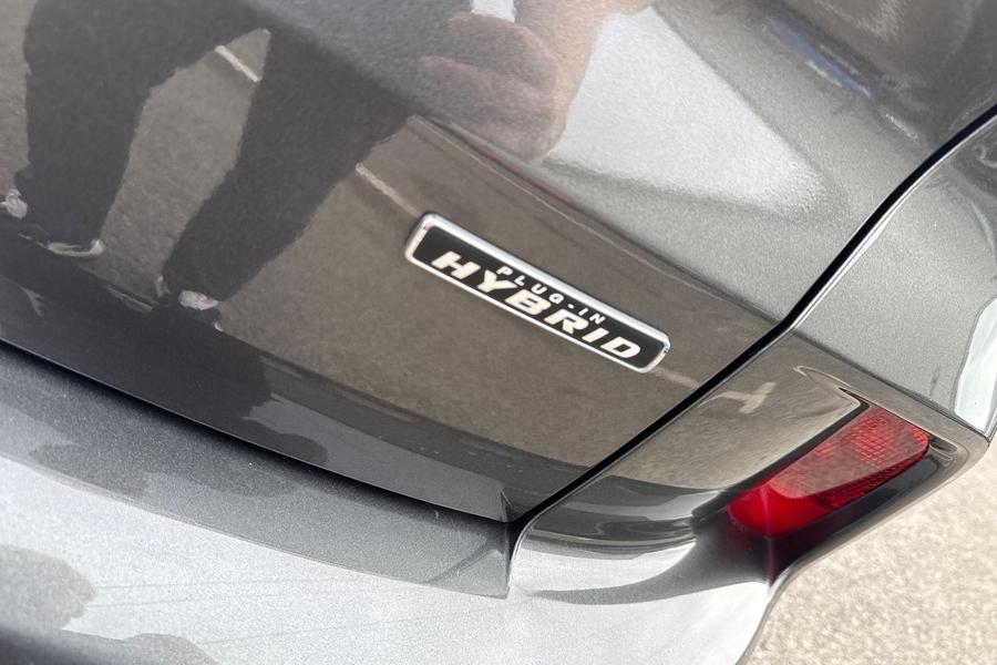 Ford KUGA Photo autoimg-e2e2fa7ca54d927d80f6032e027711221793b899.jpg