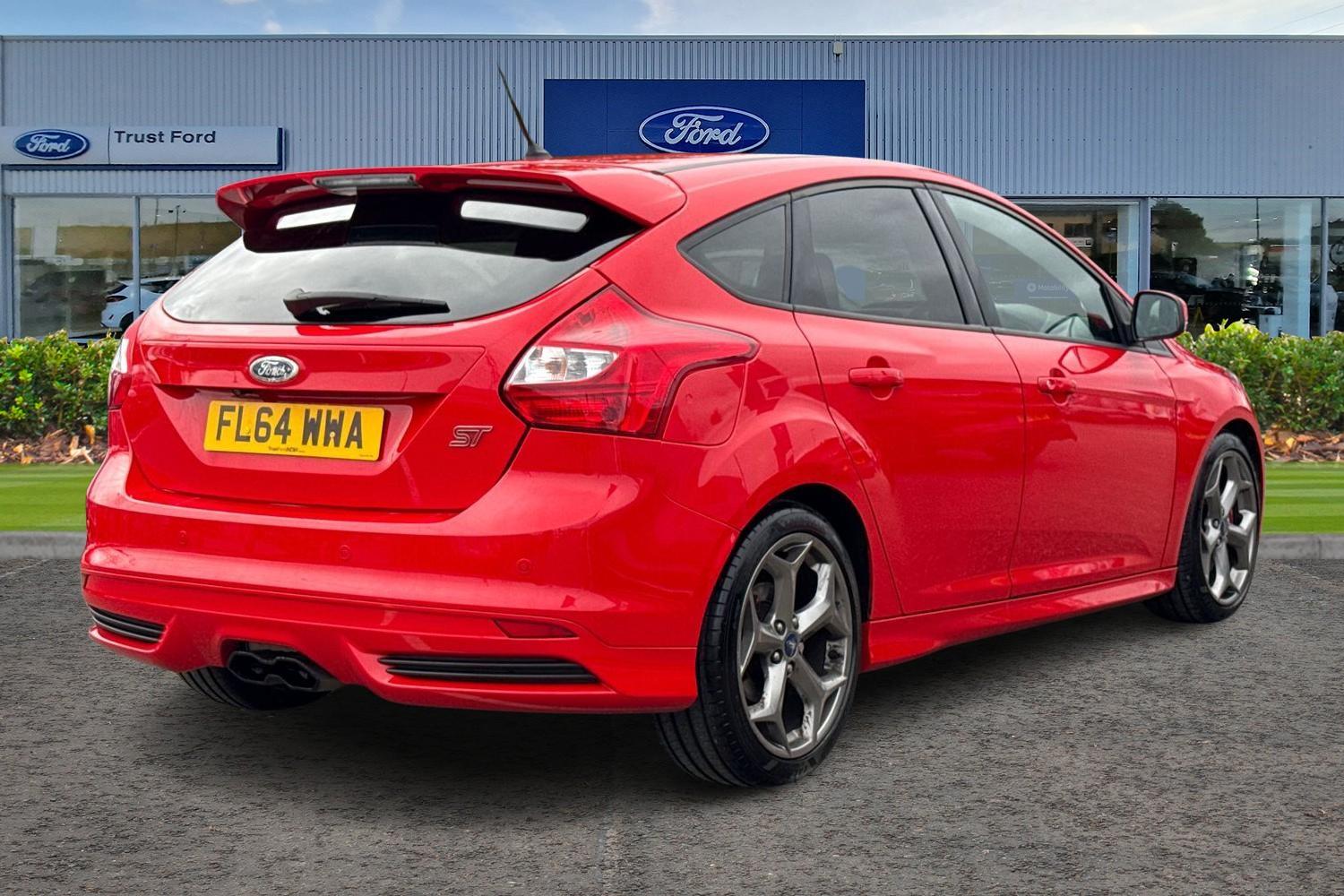 Ford FOCUS Photo 3