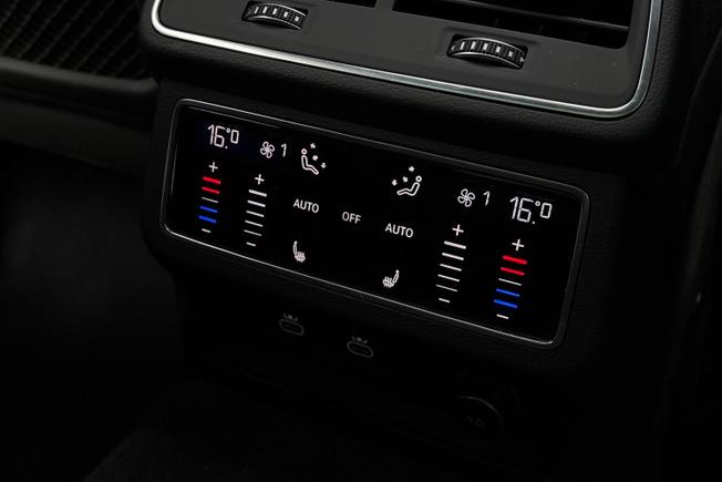 AUDI RS6 Photo 21