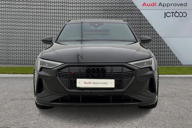 AUDI E-Tron S Photo 8