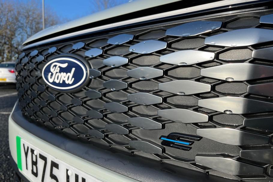 Used Ford E-Transit Courier YB75UWG 16