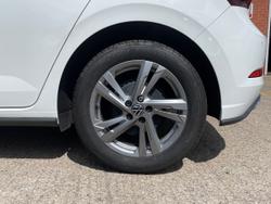 VOLKSWAGEN Polo Photo 5