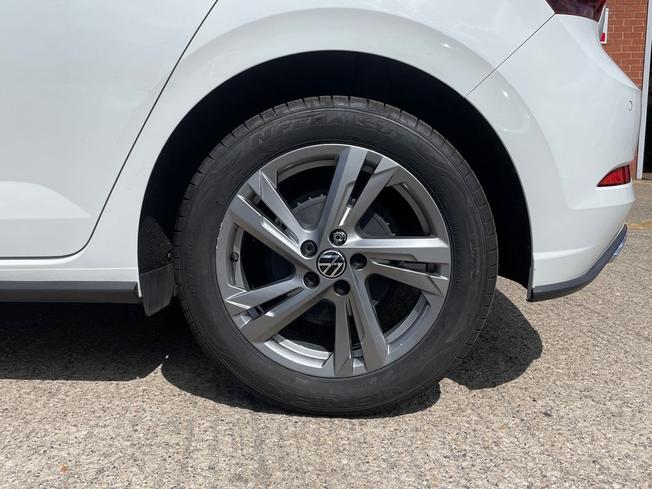 VOLKSWAGEN Polo Photo 5