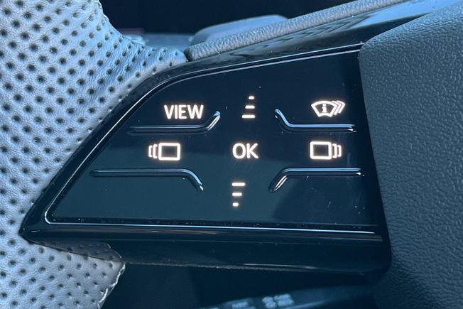 AUDI S6 E-Tron Avant Photo 16