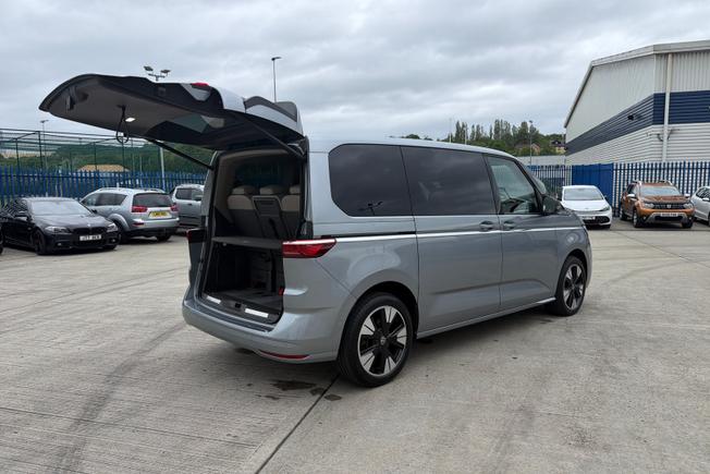 VOLKSWAGEN Multivan Photo 31