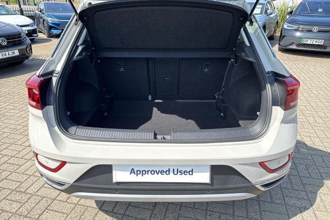 VOLKSWAGEN T-Roc Photo 12