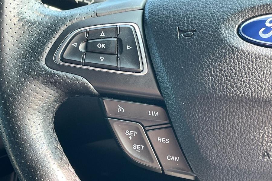 Ford FOCUS Photo autoimg-e2f6a5c099e089d49c8291c51be823e9605a16fd.jpg