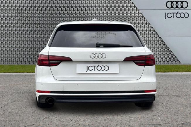 AUDI A4 Avant Photo 8