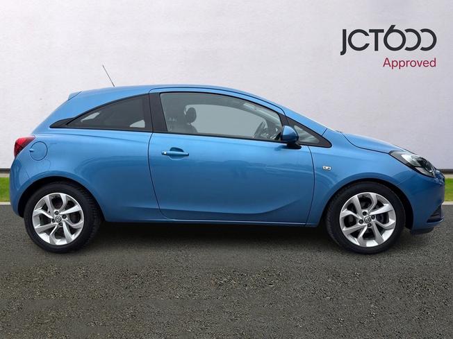 VAUXHALL Corsa Photo 4