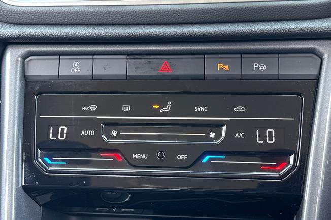 VOLKSWAGEN T-Roc Photo 33