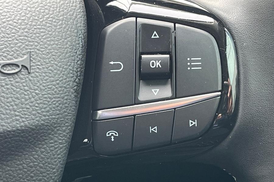 Ford Kuga Photo autoimg-e2fb5f822de67a09da08900cc27f3d9483ca8260.jpg