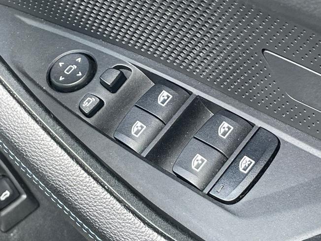 BMW I4 Photo 30