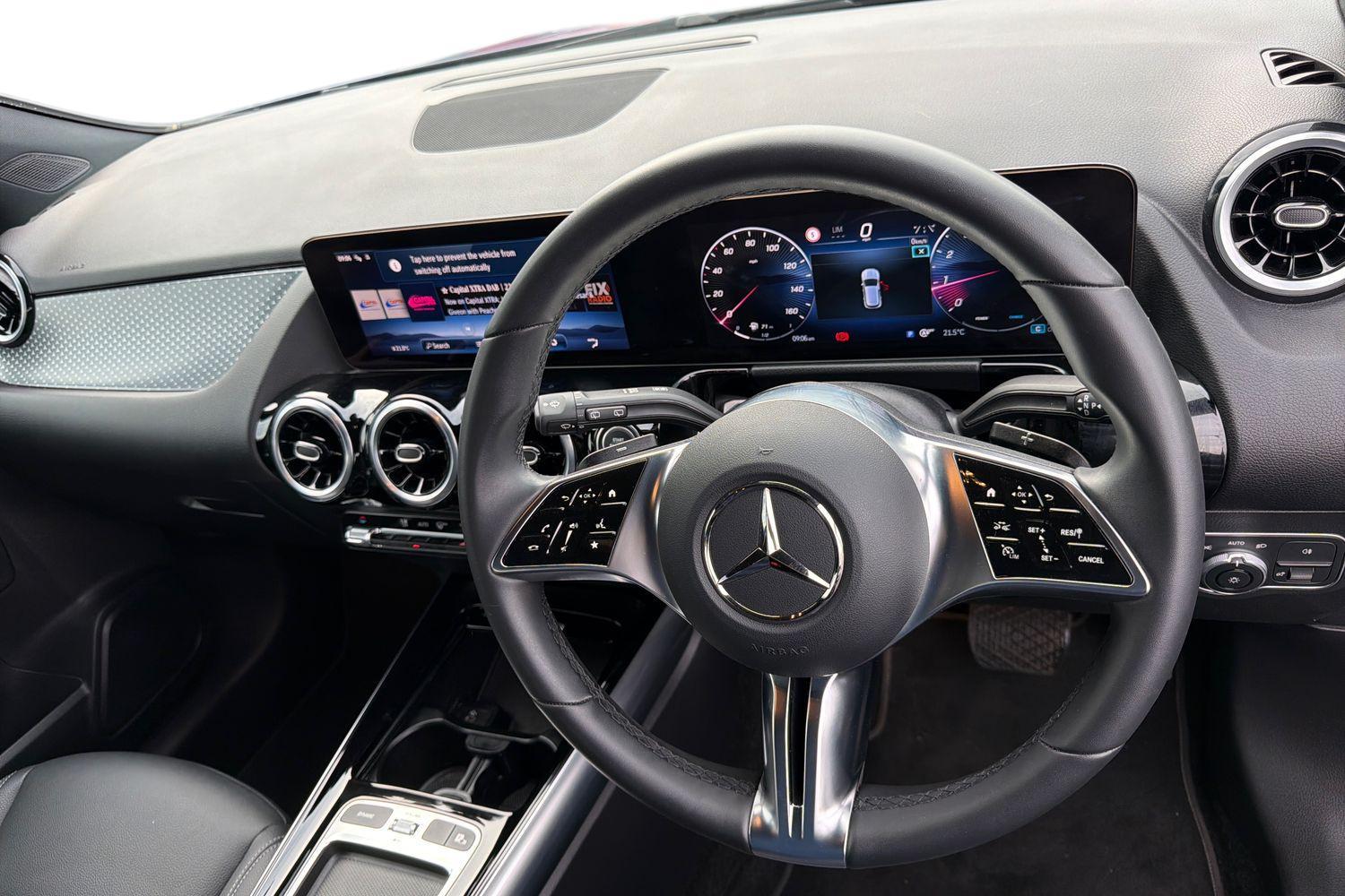 Mercedes-Benz GLA Photo 10
