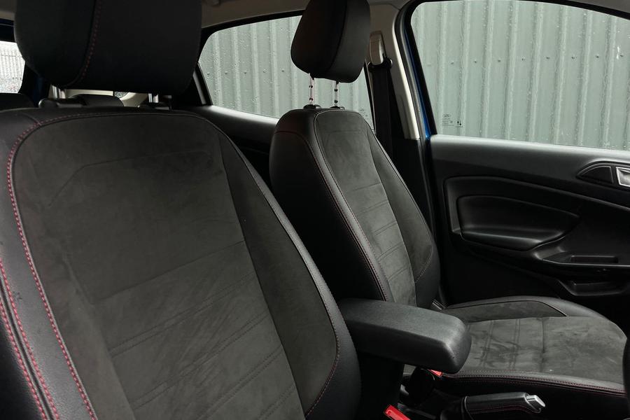 Ford ECOSPORT Photo autoimg-e30545e0a28179411736e84e58fb5dec2536f025.jpg