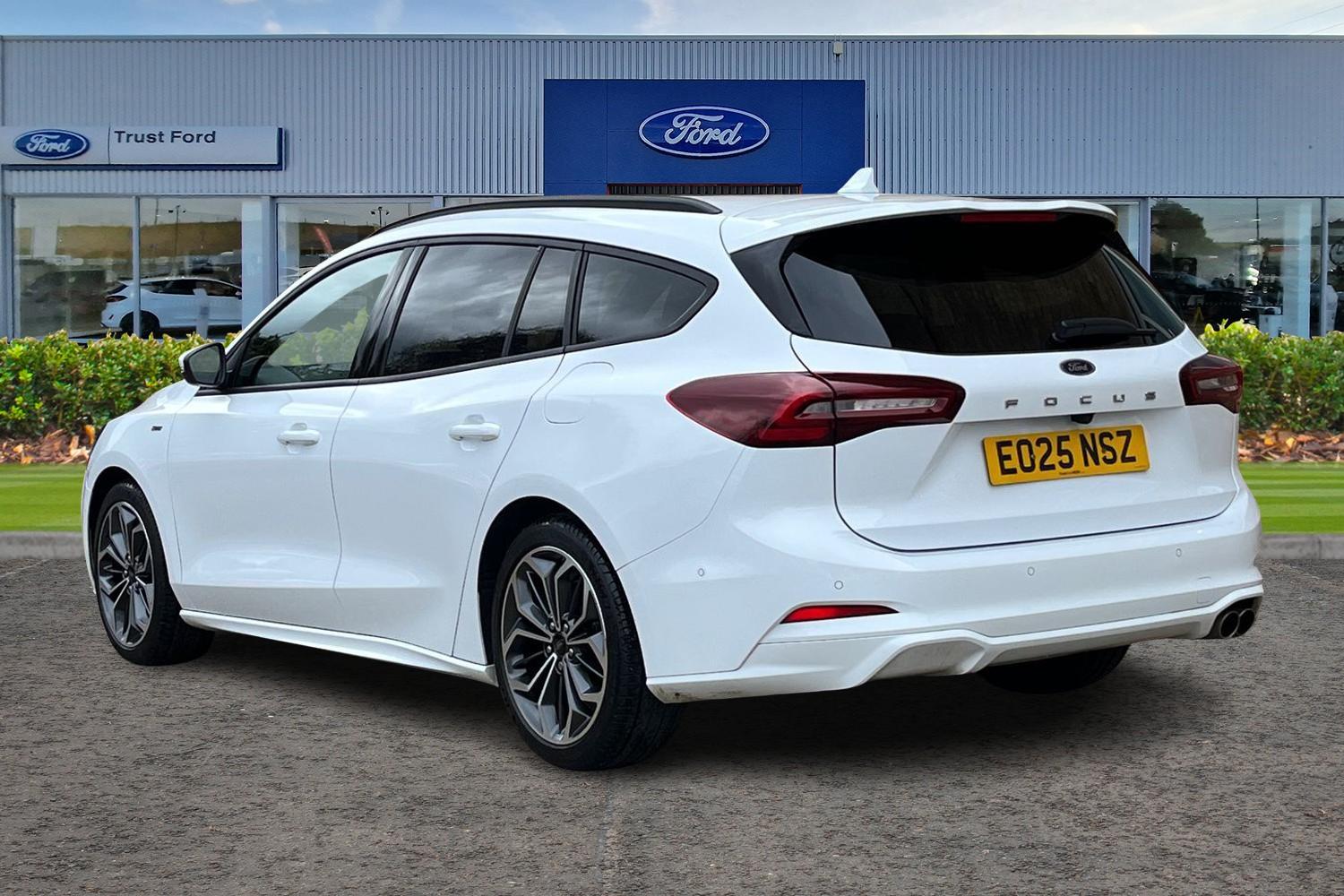 Ford Focus Photo 1
