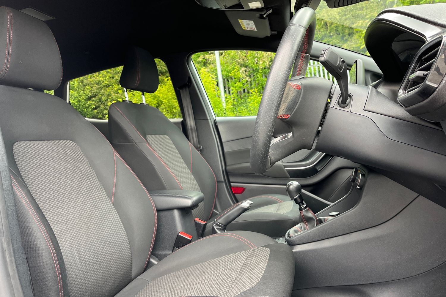 Ford Fiesta Photo 16