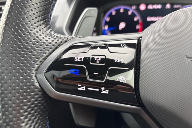 VOLKSWAGEN Tiguan Photo 16