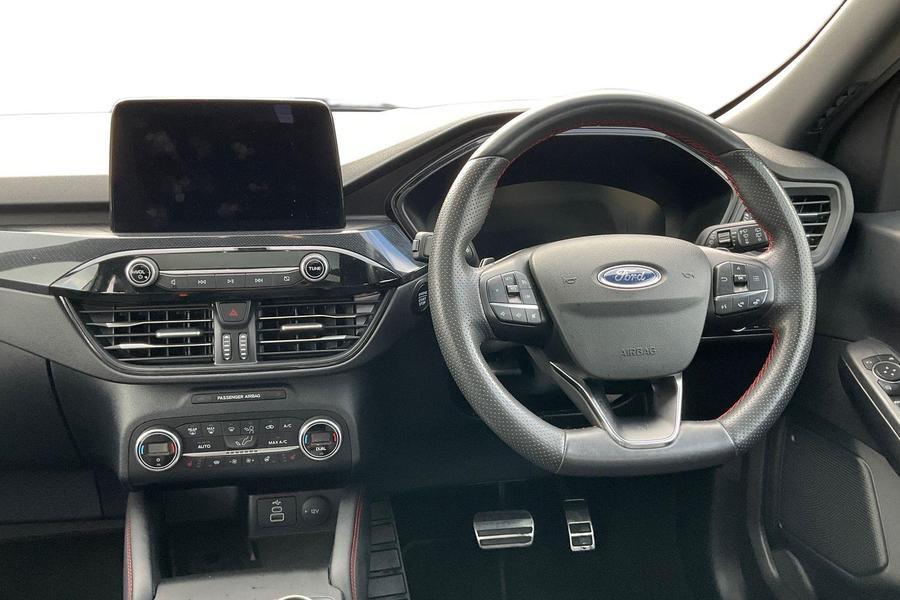 Ford KUGA Photo autoimg-e30f84dc52bac2f28ec45e4d4d7331f5e3cf444d.jpg