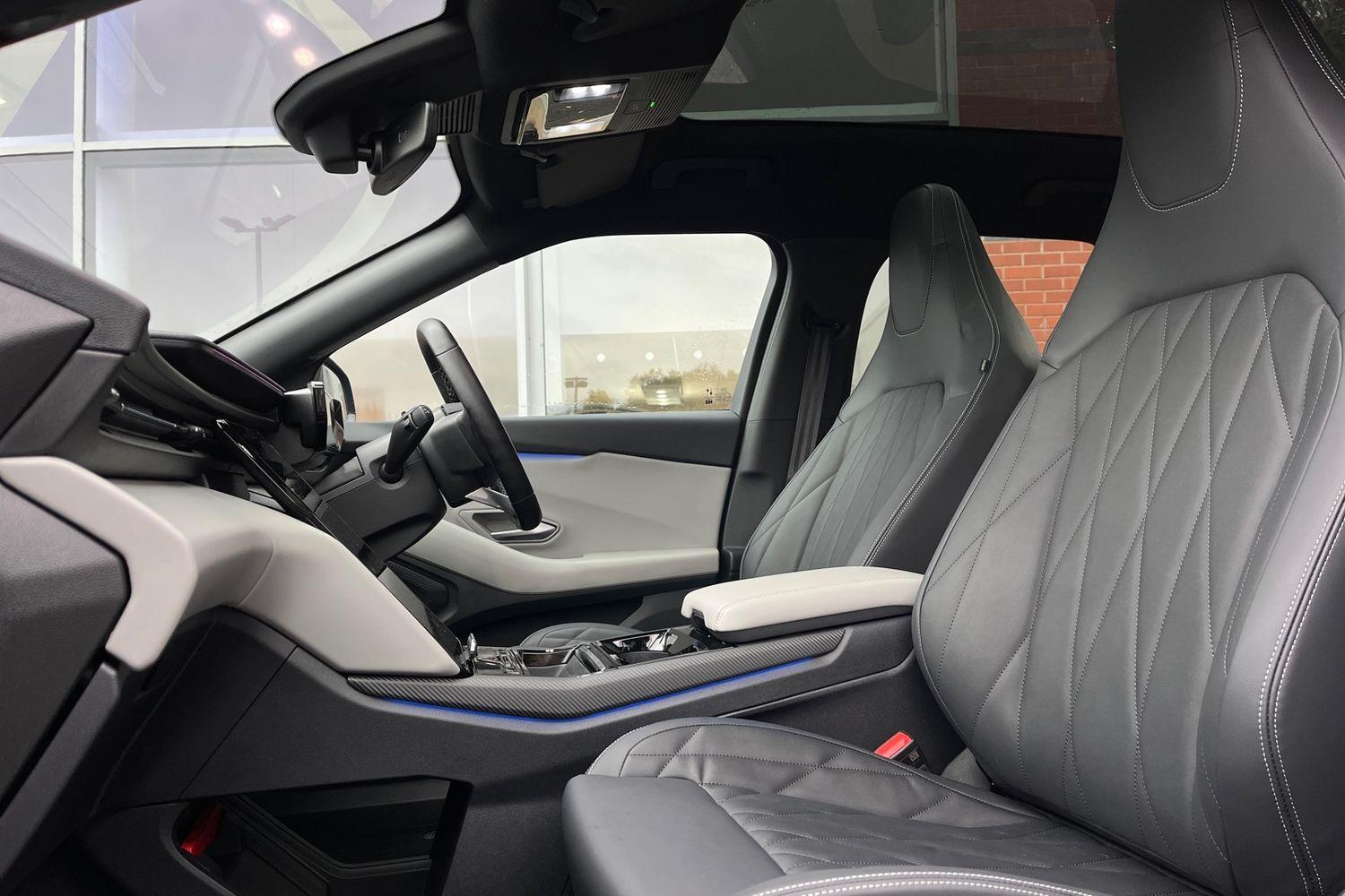 Ford Explorer Photo 18