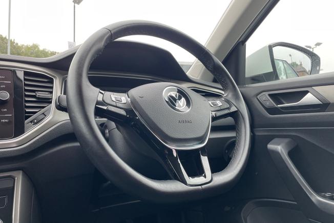 VOLKSWAGEN T-Roc Photo 27