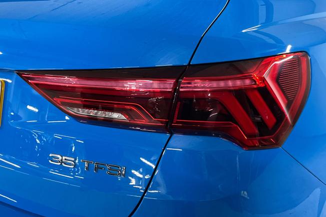 AUDI Q3 Photo 18