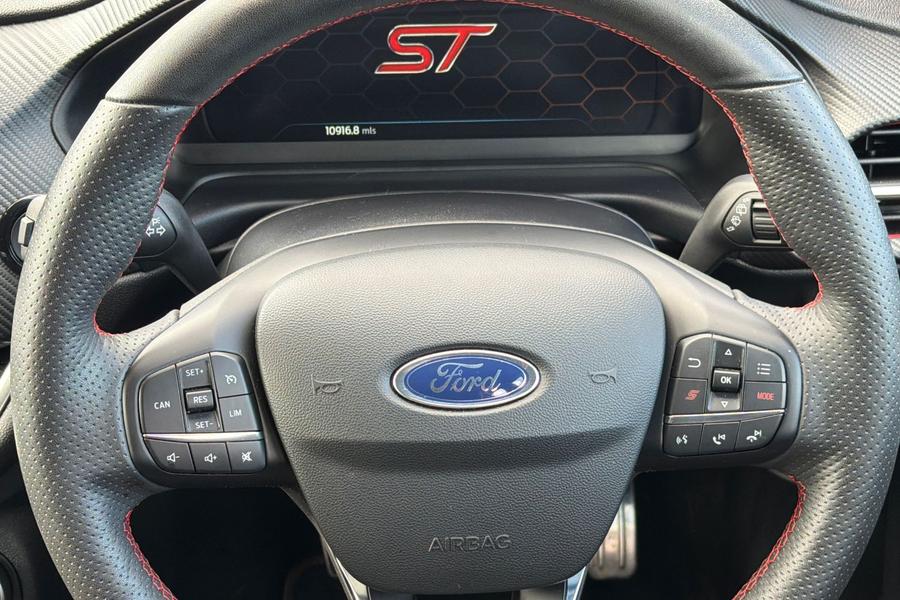 Ford FIESTA Photo autoimg-e320e26bdac3248dcae02af8d33badba2208230e.jpg