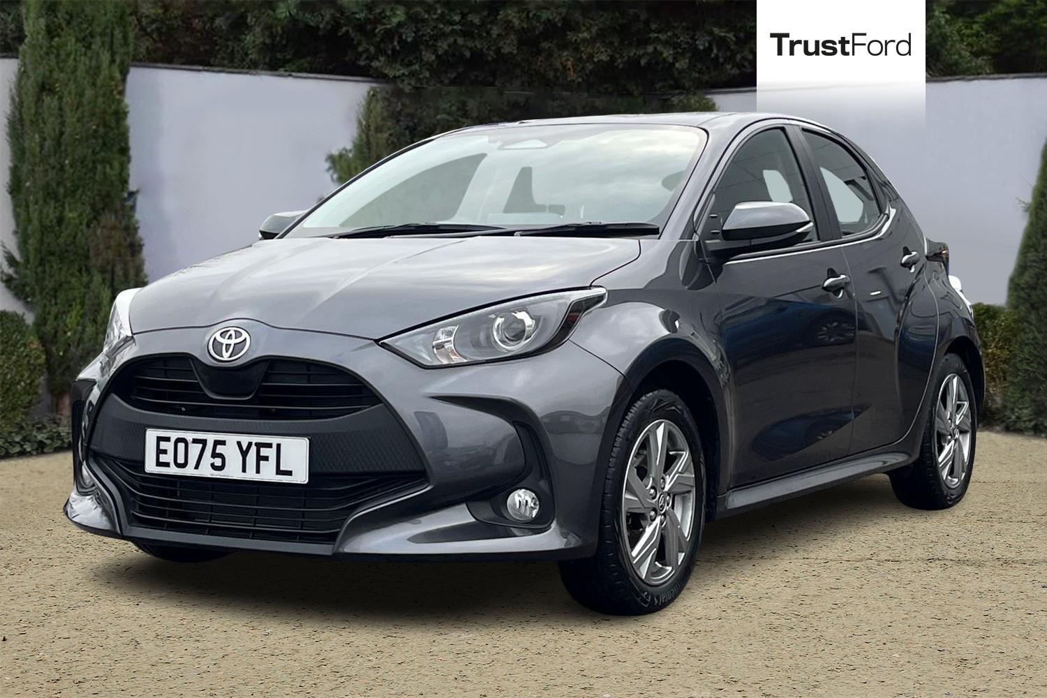 Toyota YARIS Photo 4