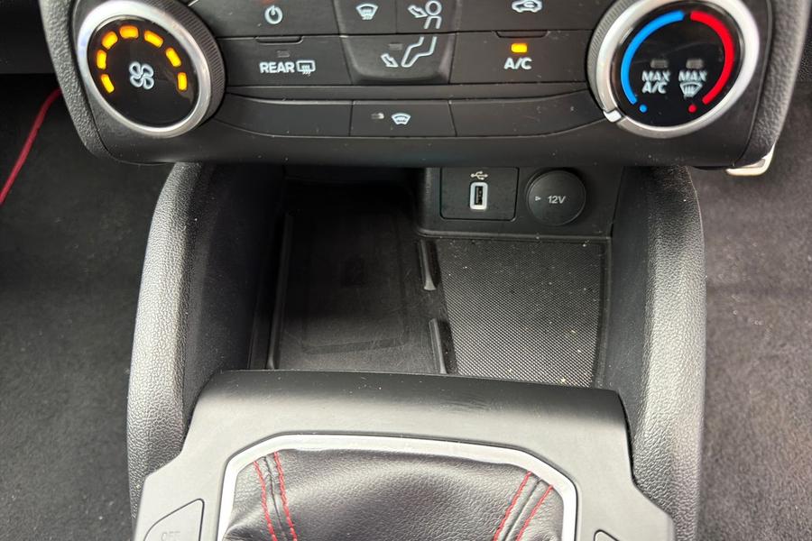 Ford Focus Photo autoimg-e3232d013228fd9f4dfaf56790f20334d000b140.jpg