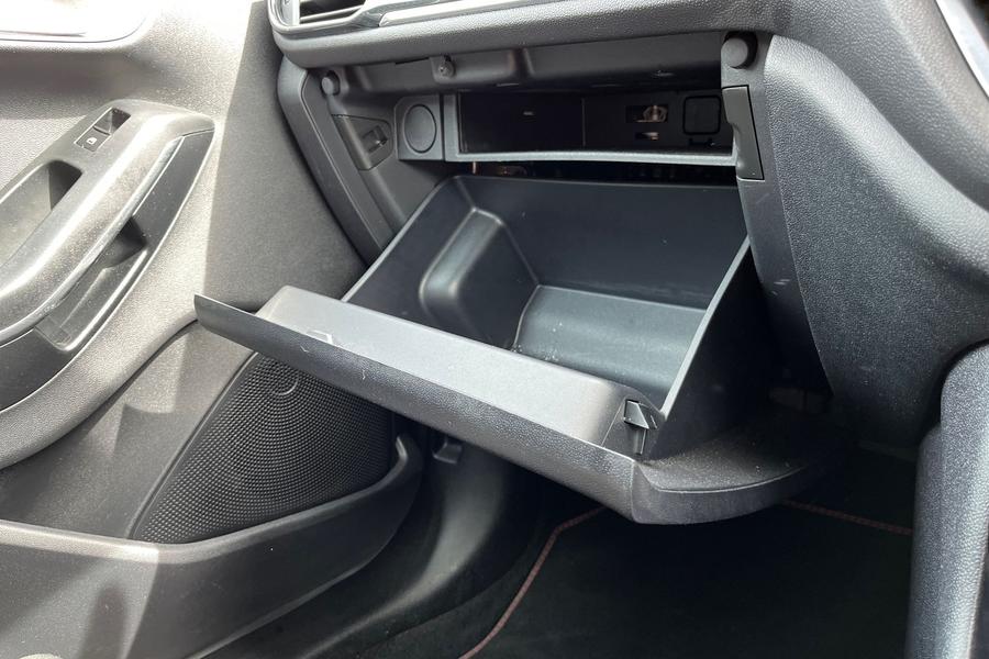 Ford FIESTA Photo autoimg-e326a5d7cf4c33fa6fa66e2428742f66f2d44c1d.jpg