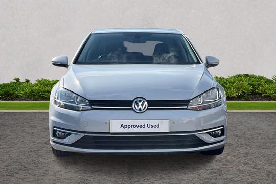 Volkswagen Golf Photo autoimg-e32af366ad0b8387293609a1bd6135099beaf4d5.jpg