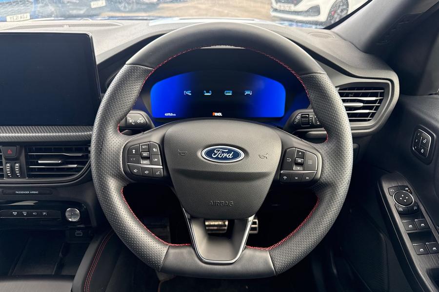 Ford KUGA Photo autoimg-e32c10d76074c343f1b49c9a769bc4b0c41ca005.jpg