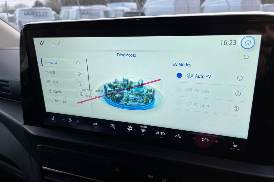 Used Ford TRANSIT CUSTOM LL75RUW 33