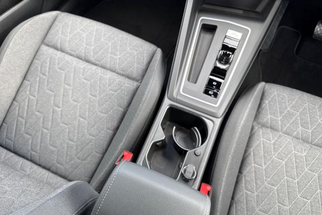 Volkswagen Golf Photo 23