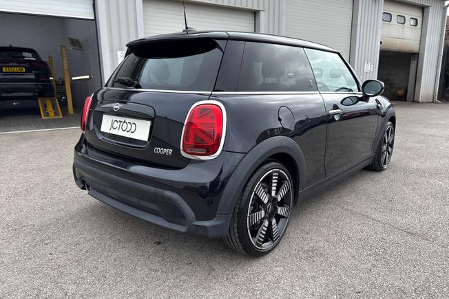 MINI Hatchback Photo 22