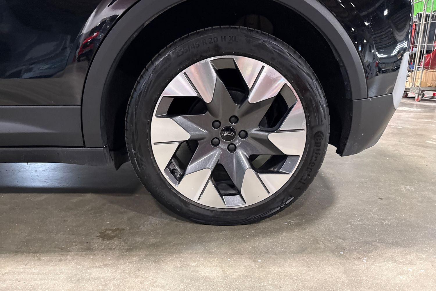 Ford Explorer Photo 7