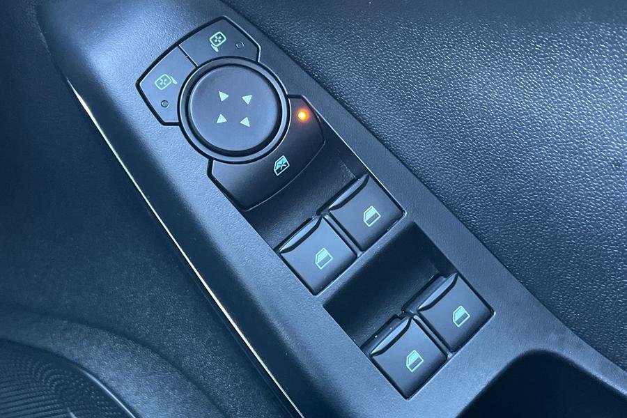 Ford Fiesta Photo autoimg-e33163cae41815bbb2374b089e31fece66c10f4d.jpg