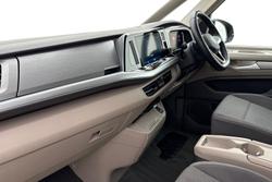 VOLKSWAGEN Multivan Photo 2