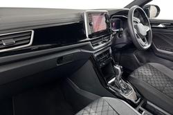 VOLKSWAGEN T-Roc Photo 2