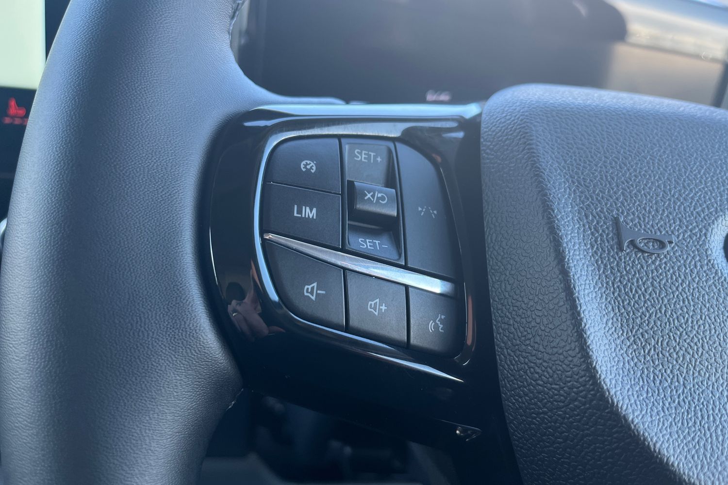 Ford E-Transit Custom Photo 29