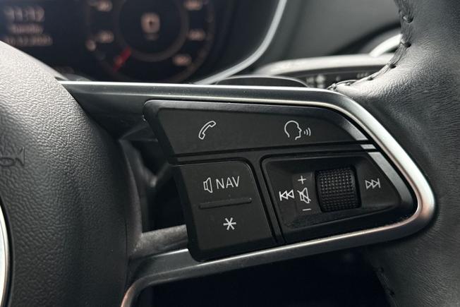 AUDI TT Photo 17