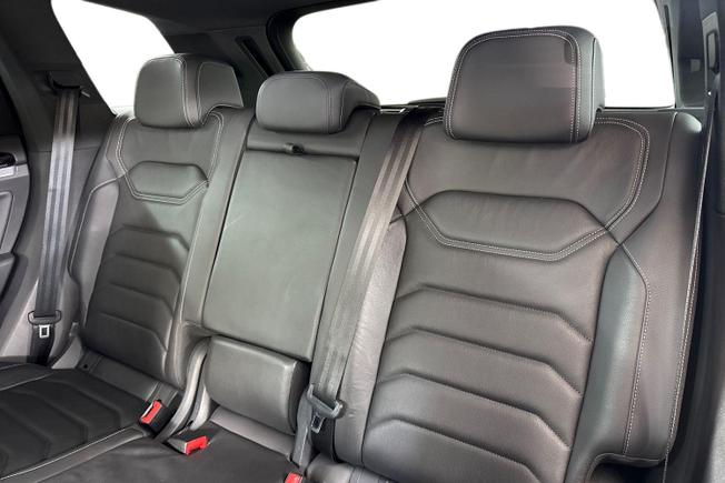 VOLKSWAGEN Touareg Photo 9