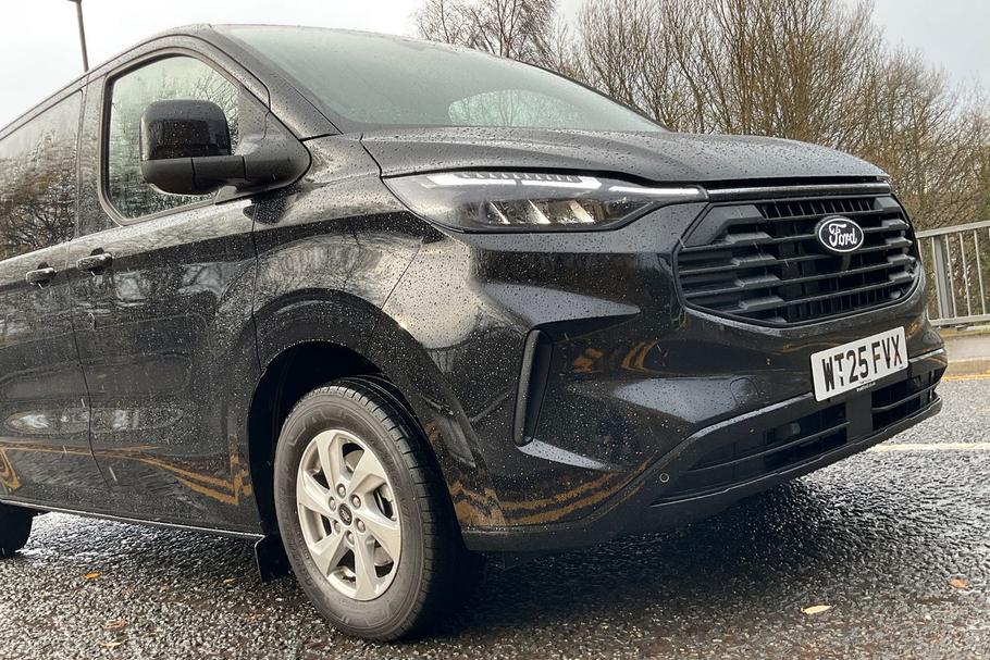 Used Ford TRANSIT CUSTOM 18