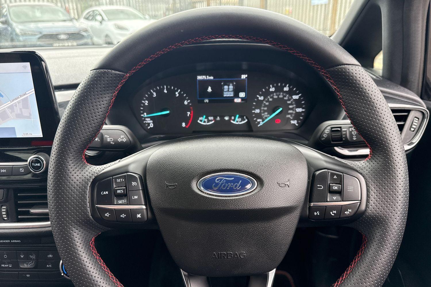 Ford FIESTA Photo 11