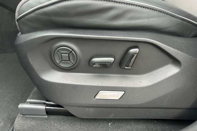 VOLKSWAGEN Touareg Photo 56