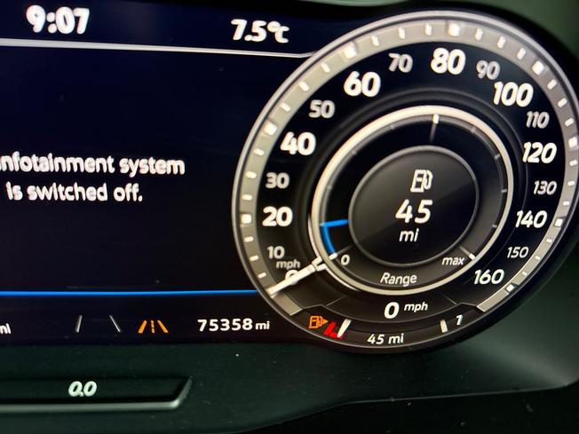 VOLKSWAGEN Tiguan Photo 15