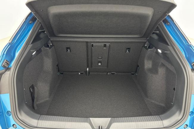 VOLKSWAGEN ID.4 Photo 12