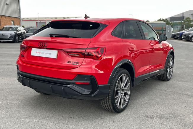 AUDI Q3 Photo 24