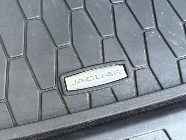 JAGUAR F-Pace Photo 40