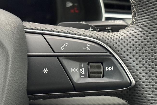AUDI SQ8 Photo 17